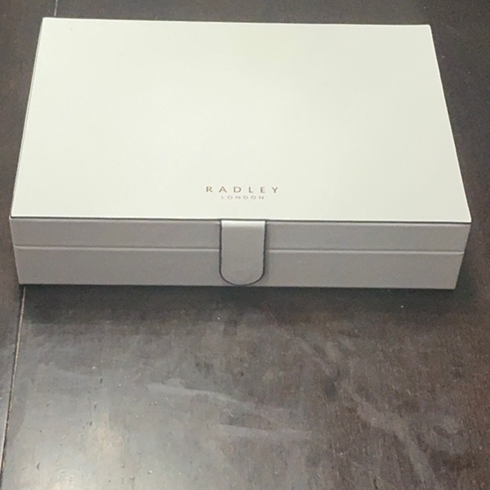 Radley London White Leather Jewelry Box – Elegant & Functional